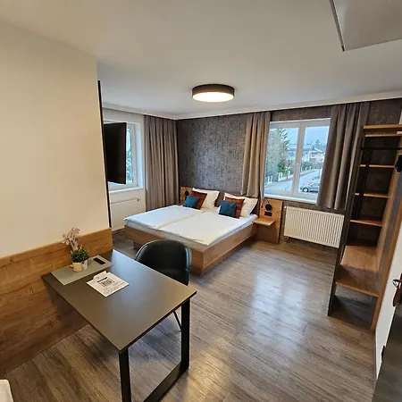 Thalinger Hof Szálloda 3*
