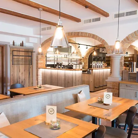 Thalinger Hof Hotel 3*