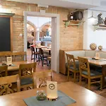 Thalinger Hof מלון