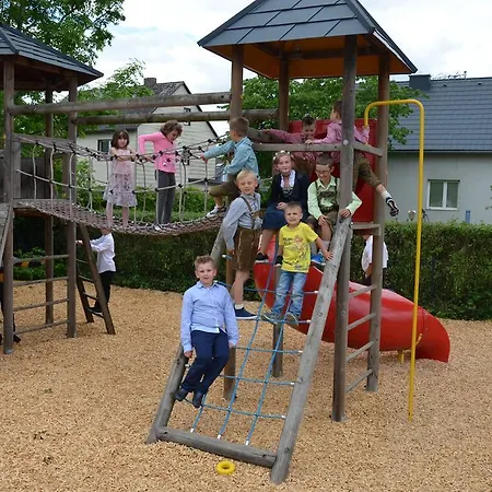 Thalinger Hof Szálloda 3*