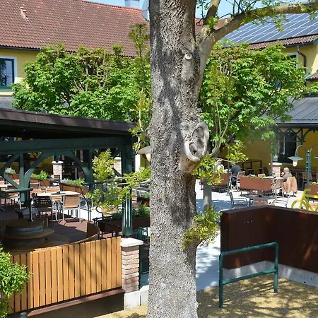 Thalinger Hof Szálloda